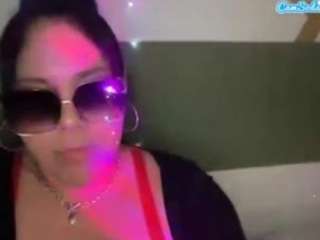 Live webcam model thickfreakylatina on Soda Cams