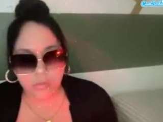 thickfreakylatina webcam