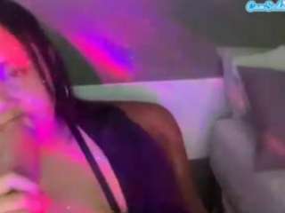Live webcam model thickfreakylatina on Soda Cams