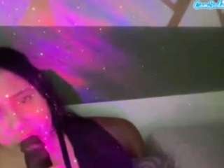 Live webcam model thickfreakylatina on Soda Cams