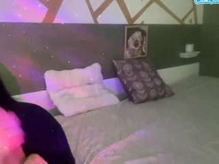 Live webcam model thickfreakylatina on Soda Cams