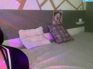 Live webcam model thickfreakylatina on Soda Cams