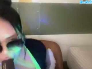 thickfreakylatina webcam