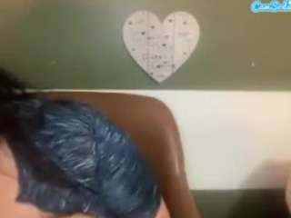 thickfreakylatina's live room
