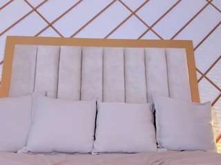 Live webcam model cocodamoree on Soda Cams