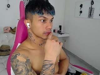 leonardprice1's CamSoda show and profile