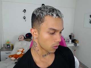  leonardprice1 chat room