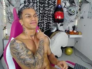Check out delicious entertainer Leonardprice1 and his undressed bod leonardprice1 from CamSoda