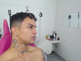 leonardprice1's CamSoda show and profile