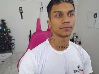 leonardprice1's CamSoda show and profile