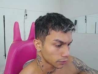 leonardprice1 Muscular live webcam
