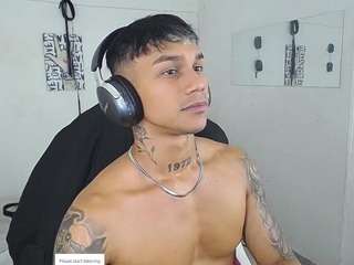 leonardprice1, male webcam model,  years old, on live webcam