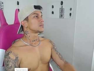 LeonardPrice1 — LIVE on Camsoda