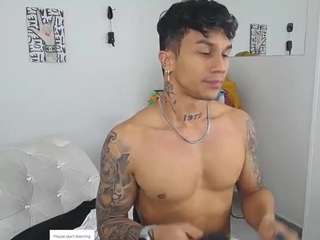 leonardprice1's CamSoda show and profile