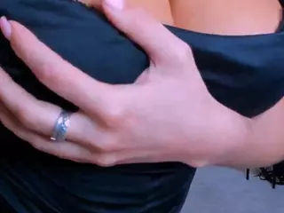 Arletta's Live Sex Cam Show