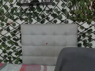 rouss-0's Live Sex Cam Show