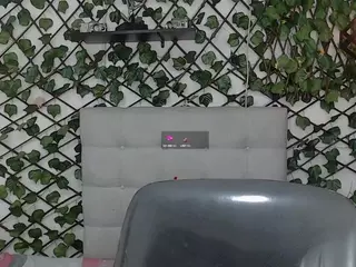 rouss-0's Live Sex Cam Show