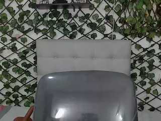 rouss-0's Live Sex Cam Show
