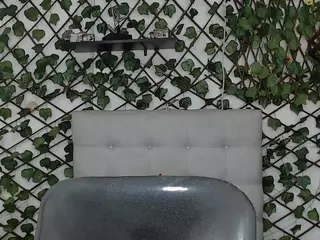 rouss-0's Live Sex Cam Show