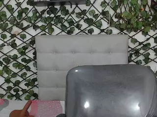 rouss-0's Live Sex Cam Show