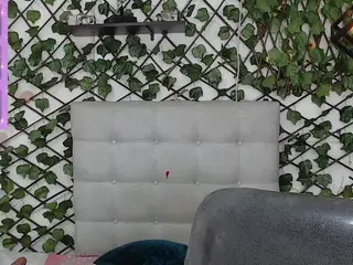 rouss-0's Live Sex Cam Show