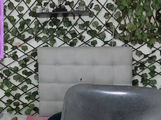rouss-0's Live Sex Cam Show