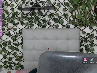 rouss-0's Live Sex Cam Show
