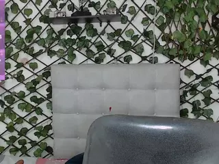 rouss-0's Live Sex Cam Show