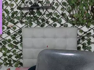 rouss-0's Live Sex Cam Show