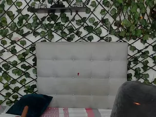 rouss-0's Live Sex Cam Show
