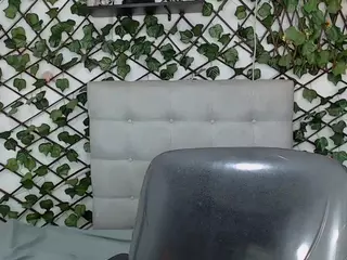 rouss-0's Live Sex Cam Show