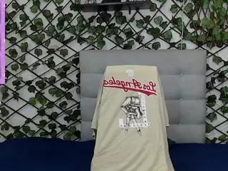 rouss-0's Live Sex Cam Show