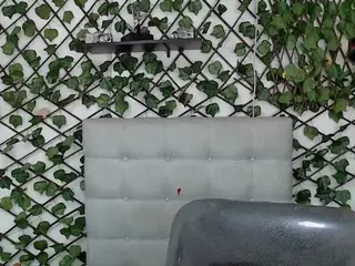 rouss-0's Live Sex Cam Show