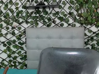 rouss-0's Live Sex Cam Show