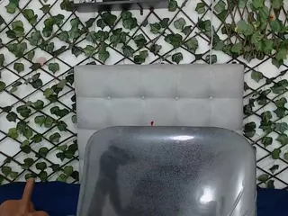 rouss-0's Live Sex Cam Show