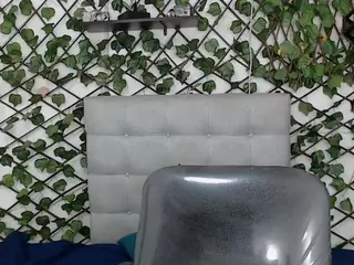 rouss-0's Live Sex Cam Show