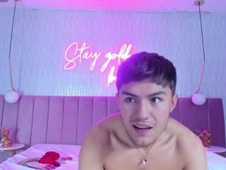 screttvelveet Live Webcam on CamSoda