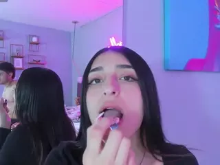 SCRETTVELVEET's Live Sex Cam Show