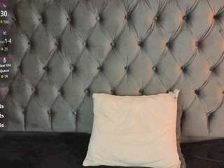 anya-belth Live Webcam on CamSoda