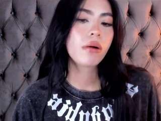anya-belth's live room