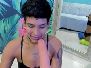 dana-helena live cam preview