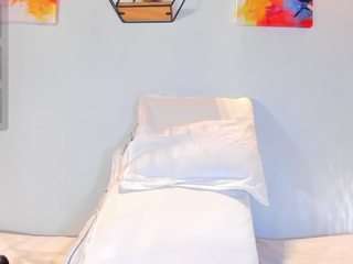 Acest model este live acum. karlaliones99