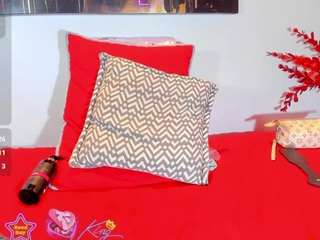 karlaliones99 live webcam show