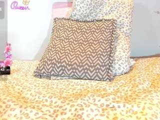 karlaliones99 live webcam show