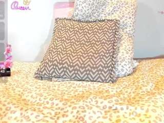 karlaliones99 live webcam show