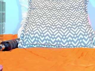 karlaliones99 live webcam show