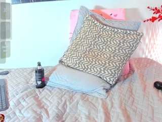 karlaliones99 live cam preview