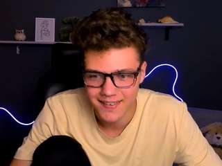 lucas-long Live Webcam on CamSoda