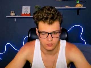 lucas-long Live Webcam on CamSoda