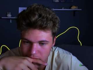  lucas-long chat room